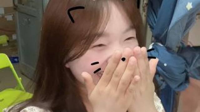 她太可爱了 我得想办法和她约会⌯˃̶ᗜ˂̶⌯ಣ #女大学生 #奇奇怪怪 #甜妹统治世界