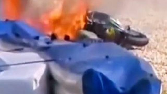 #摩托车比赛 #压弯 #压弯压出新高度 #极限运动 #专业动作请勿模仿