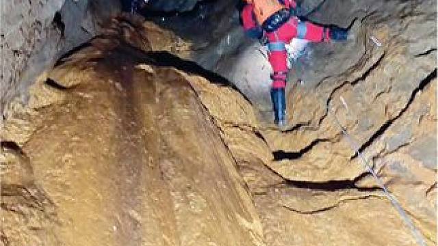 一不小心用了五百米绳子！差点吓哭了！ #真实户外 #户外 #户外探险 #洞穴探险 #山洞到底藏着什么