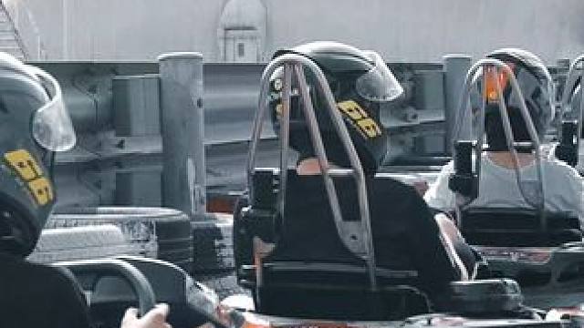 灵魂车手已上线，一个字形容就是“爽”~#机车 #卡丁车 #赛车手 #速度与激情 #卡丁车漂移