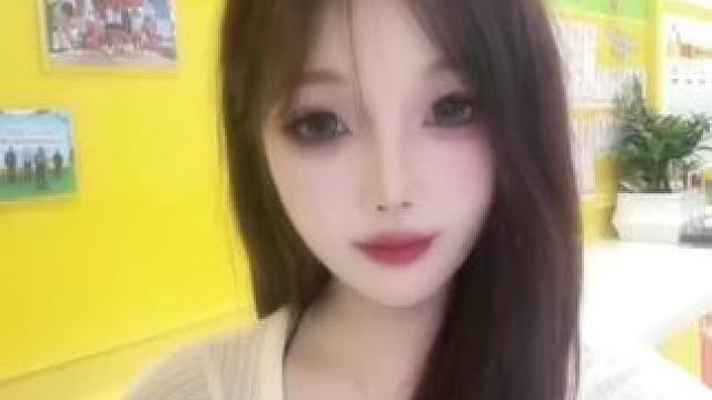 做不了世界的主人 做你的可以吗
#甜妹 #看店日常 #显眼包ovo