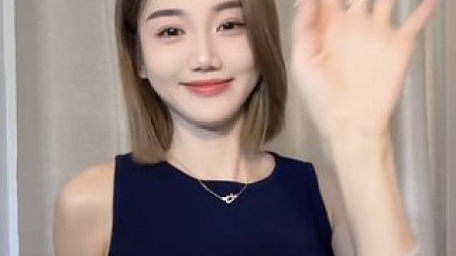 搞笑归搞笑 气质不想丢#浅跳一下 #治愈系笑容 #甜妹