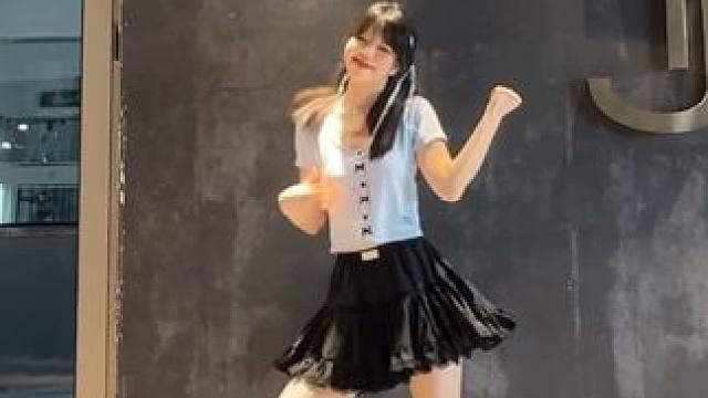 等我小了也要跳 #二年级舞蹈挑战 #浅跳一下