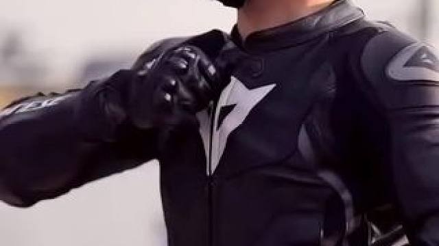 一辈子真的很短，短到来不及细算。总以为自己还年轻，却忽略了岁月的脚步，当身边的一道道风景，变成了回忆