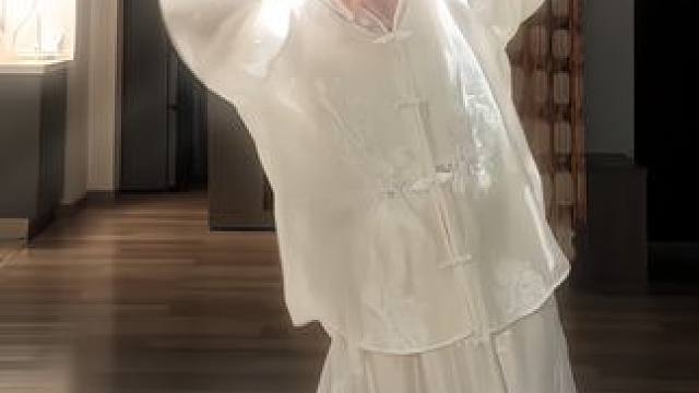 #舞蹈 “念念不忘，必有回响～”绝唱一段#芊芊 #国风 #氛围感