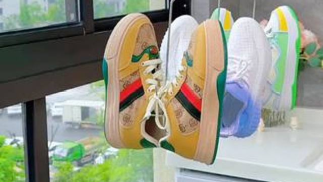 家里阳台小的没地方晾鞋的，一定要入手这个凉鞋架，洗好的鞋子挂上去晒，通风好干的快还不占地方！简直是太