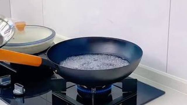 这个#蒸屉  真的太方便了，可以放在炒锅上面使用，就可以一锅两用，不用每次都多占用一个锅了#不锈钢蒸