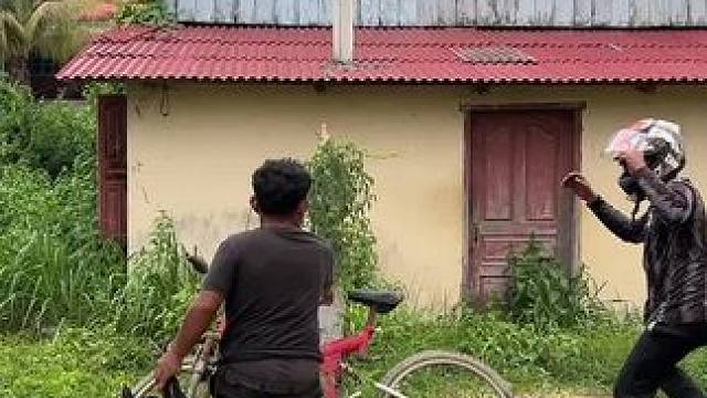 自行车烤鸡 #农村生活 #农村美食 #我的乡村生活 #原始美味 #农家饭能有多好吃