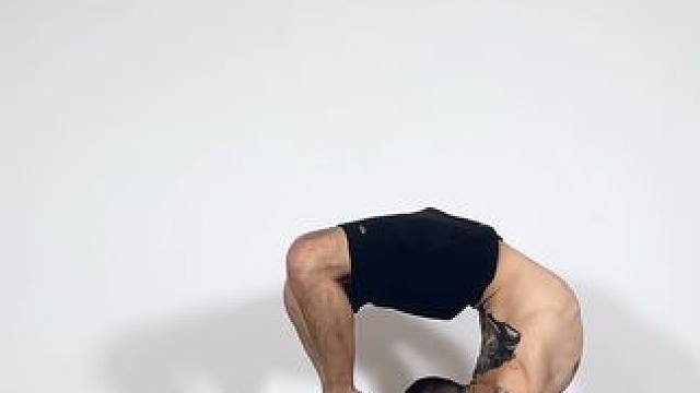 学会独处，享受当下 #瑜伽体式分享 #瑜伽教练培训 #倒立练习 #后弯练习