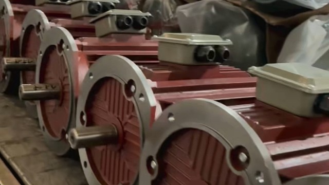 不要等待机会，而是努力创造机会，只有积极行动，就有所收获