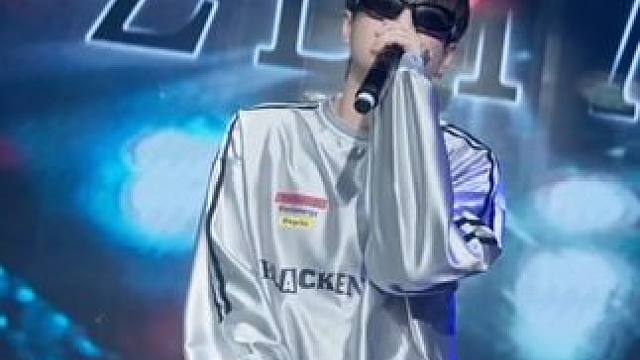 月亮月亮啊你不懂，六便士到底多重#zeta酒吧 #若是月亮没来 #热门音乐 #网红酒吧打卡 #翻唱歌