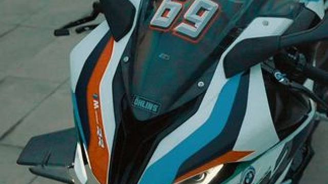 出来骑车吗？休闲骑…… #机车男孩 #宝马s1000rr #摩托视觉