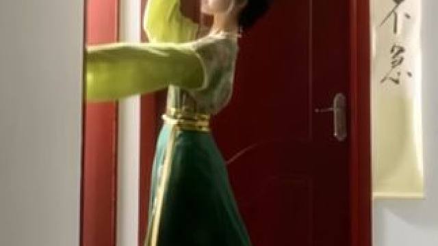 好喜欢这个绿色！！！ #古典舞 #国风古韵 #我的舞蹈日记