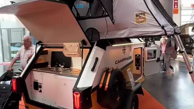 8.9上海房车展：小拖挂+车顶帐，露营氛围满满