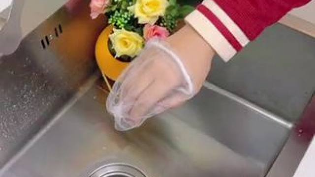 这个一次性水槽过滤网，孔密细密，轻松阻挡名种剩菜剩饭，茶叶残羹和一些#一次性水槽过滤网  细小杂物，