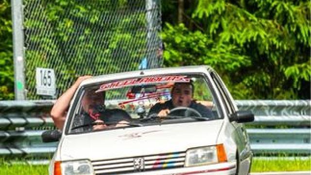 来评论下这台车的操控怎么样？ #AI扩图 #专业车手 #弯道快才是真的快 #速度与激情 #性能车