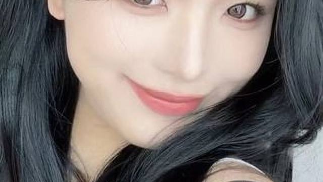 当你化完妆自信收尾... #内容过于真实 #女生化妆 #假睫毛 #一起夏日微醺裸桃 #被莫奈花园清透