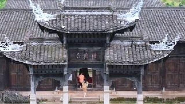 #探索与发现 隐藏重庆深山的废弃明代寺庙，400年历史，现实版的兰若寺#户外探险 #户外阿志 #旅行