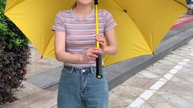 大号晴雨两用伞!价格太香了 家庭必备 #晴雨两用伞  #高尔夫雨伞  #带防水雨套的长柄大伞