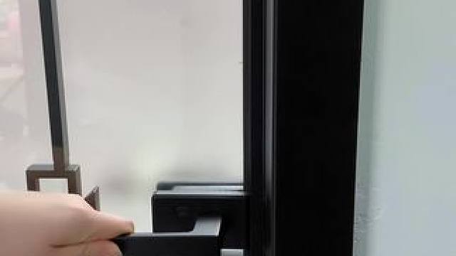 家里的吹风机总是没地方放，就入手了这个吹风机架，这下终于可以解放双手啦！#吹风机架  #好物推荐