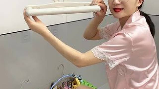 #可伸缩拖鞋架  鞋拖鞋用它收纳不占空间，还能挂毛巾，卫生间干净整洁多了#免打孔  实用省空间 #收