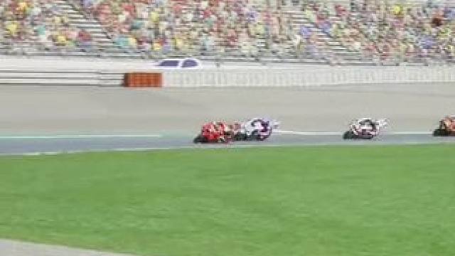 #motogp #摩托车比赛 #封闭场地请勿模仿 #滑胎过弯 #贴地飞行