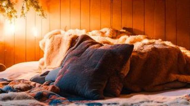 暴风雪天，小屋成为庇护所，风雪声用来睡眠，进入深度睡眠 #白噪音 #助眠声音 #睡眠音乐 #催眠疗愈