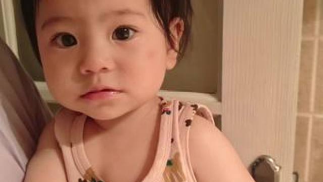 妈耶，她好可爱#骗你生女儿 #永远会被萌娃的笑容治愈 #被你萌化了 #女儿控请你慢慢长大 #又是被女