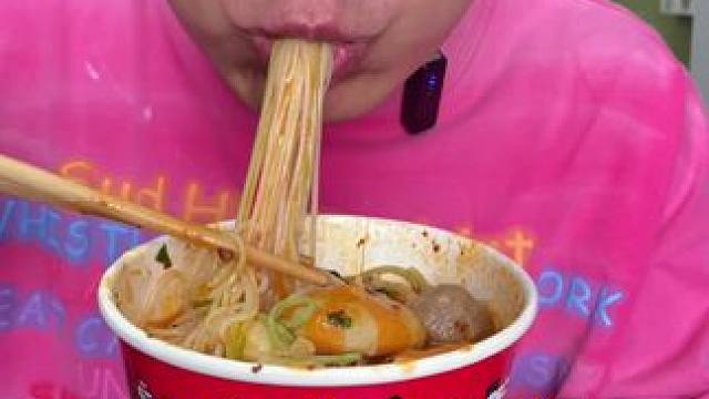 李海龙黏糊麻辣烫，夜宵好搭档！！#速食美食 #黏糊麻辣烫