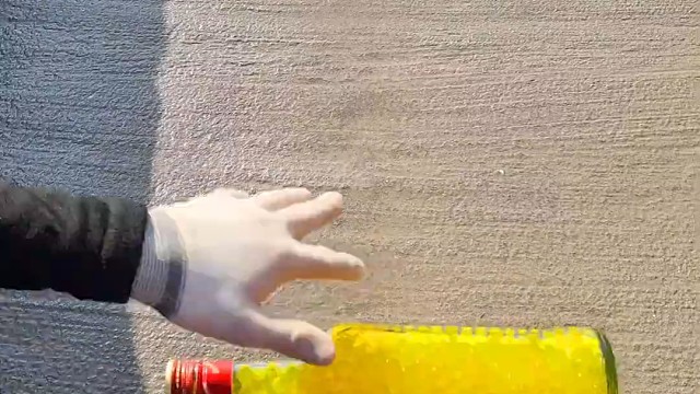 楼梯滚瓶子爆破解压时刻