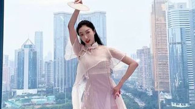 我在秦淮河，唱给你听……#成人零基础舞蹈培训 #古典舞 #舞蹈 #夜泊秦淮 #亦舞文化舞蹈工作室 原