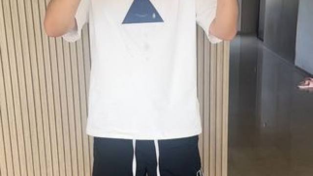 小俊哥:白天看小米,晚上要直播.半夜瞅蔚来! #游戏 #梦幻西游 #回合制 #怀旧游戏