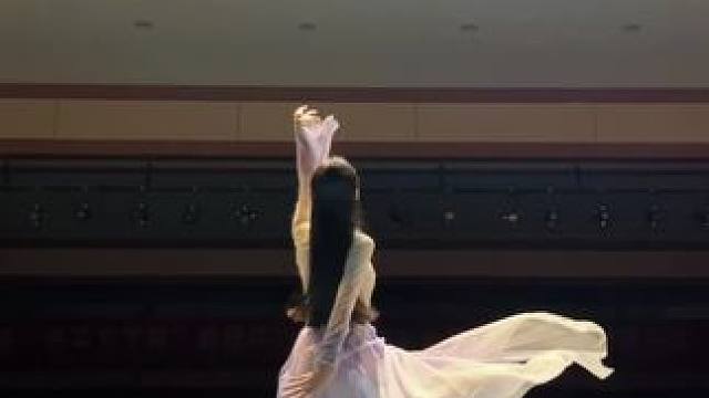 亲密是片刻的虚构 #蜉蝣舞蹈 #即兴