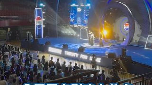 快来和主播一起感受现场吧