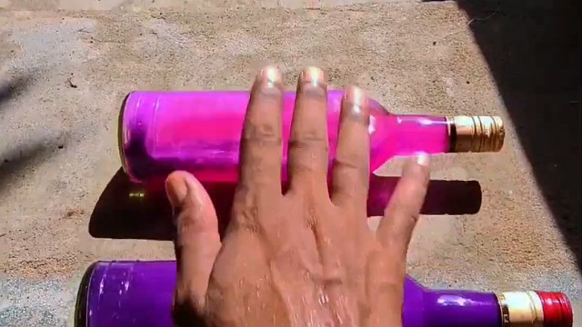 楼梯滚瓶子爆破解压时刻