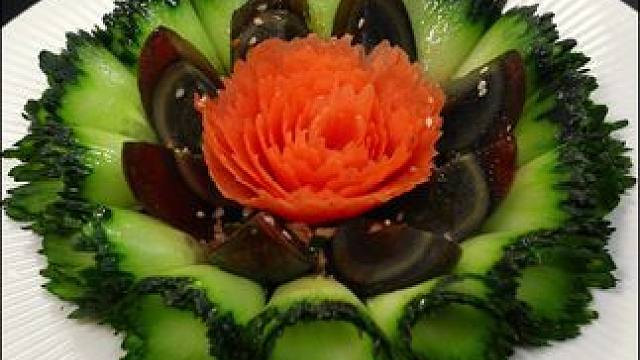 一根黄瓜2个松花蛋这样做清脆爽口又解腻，吃出酒店的仪式感#家常菜 #低卡低脂餐 #爱生活爱美食 #凉