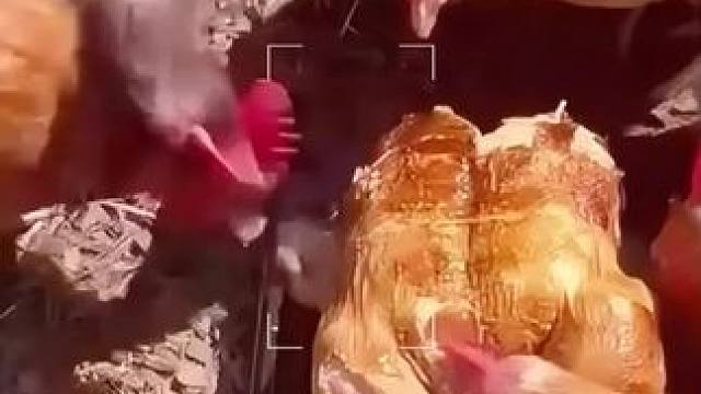 把大姑吃了？
#动物的迷惑行为 #鸡你实在太美 #出来吧炫卡斗士 #炫卡斗士花式送祝福 #炫卡斗士 