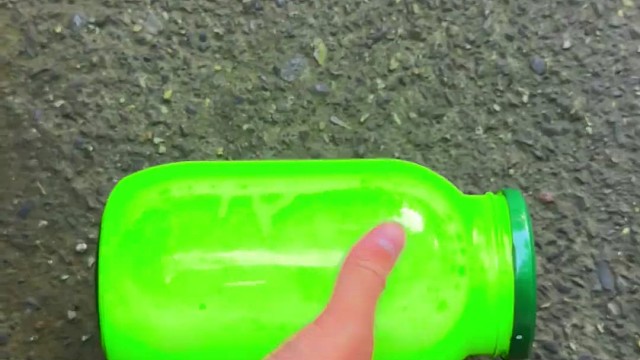 楼梯滚瓶子爆破解压时刻