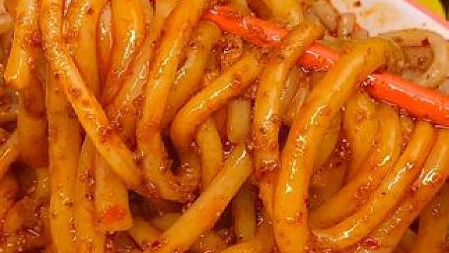 身材管理期的宝子看过来了，这个魔芋凉面简直太方便了，摇一摇就能吃，而且还没什么负担#好吃到停不下来 