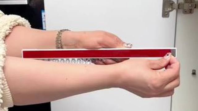 这个滑轨挂钩简直太好用了，有了他再也不怕厨具乱七八糟了！#橱柜门挂钩  #免打孔挂钩  #连排挂钩免