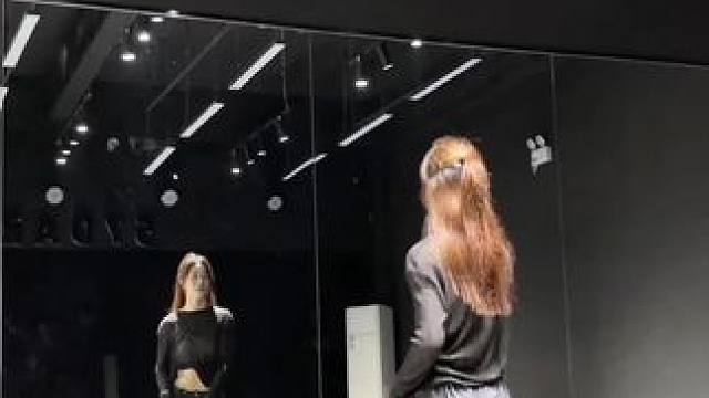 如果做什么都不对的时候就只关注自己吧#张艺兴 #alegend #blue编舞 