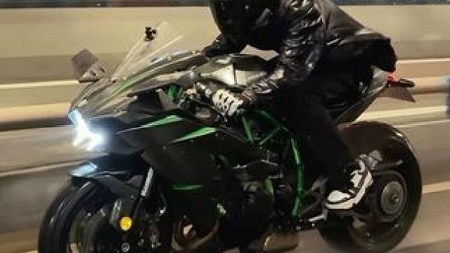 网恋真的会有结果吗？#机车 #下雨天