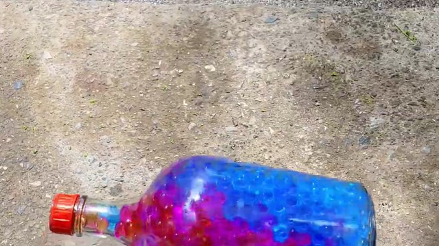 楼梯滚瓶子爆破解压时刻