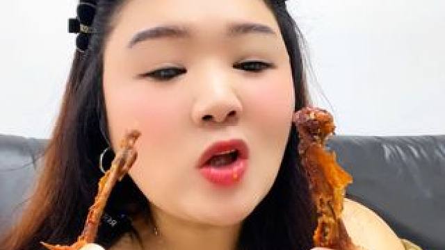 湖南香辣鸭翅贼好吃！肉质紧实有嚼劲！#鸭翅 #好吃到停不下来 #追剧小零食
