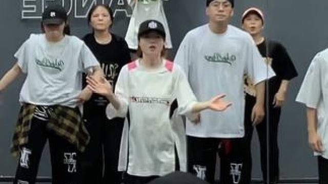 今天是什么基本功局呢？元素Harlemshake哈林摇4种变化协调练习
#hiphop基本功 #基本