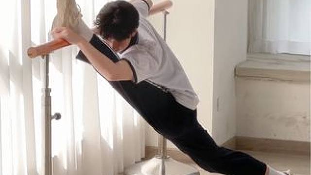 谁懂？这种舞蹈房里的白月光即视感！#男高 #红尘客栈舞蹈挑战