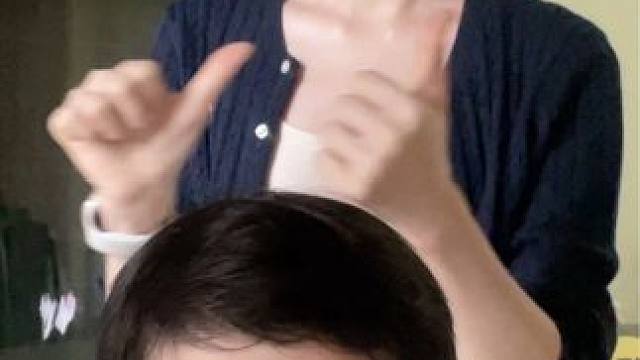 小姨带娃 #看镜头 #治愈系笑容 #手势舞 #笑起来很甜 #小姨带娃记