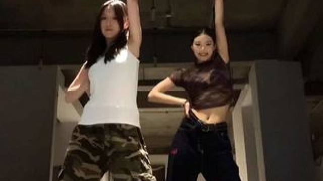 原来 原来你是我的打歌.
#爱的主打歌舞蹈 #red女团 #百分百出品 #爱的主