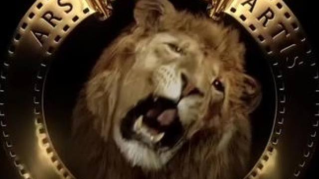 强森、美队联合出击《红色一号》首曝中文预告 圣诞老人被绑架#巨石强森 #美国队长 #电影 #预告片