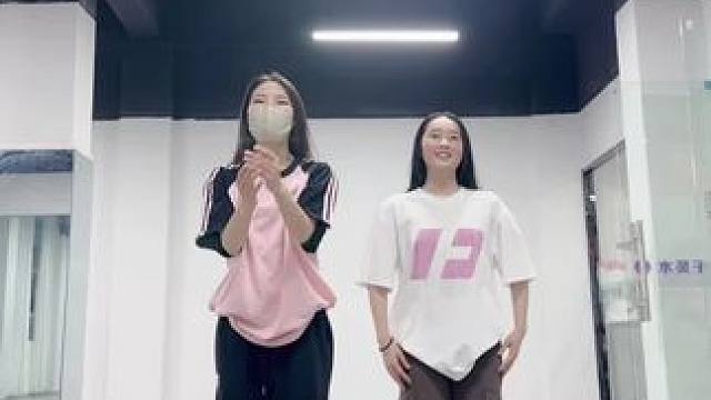 哈哈 今天我们是小学生呀#咔啵腥编舞 #you#甜妹